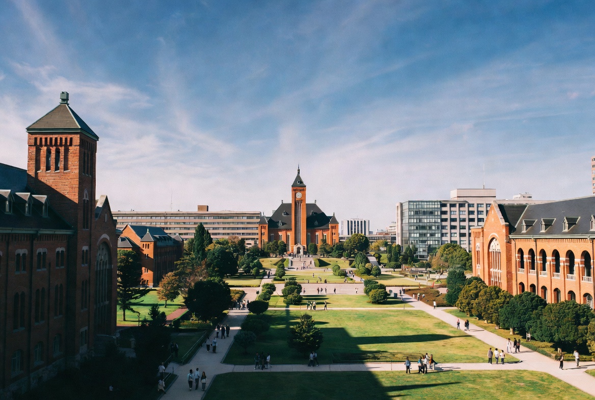 早稻田大学